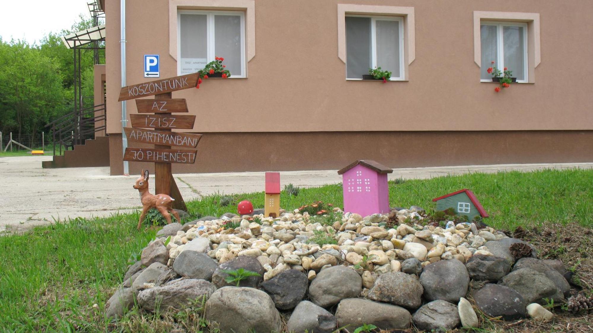 Izisz Apartman Matraterenye Dış mekan fotoğraf